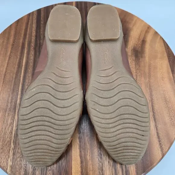 Clarks Flats Women's 8.5M Brown Leather Sara Clover Slip On Career Comfort Shoes - Picture 6 of 7